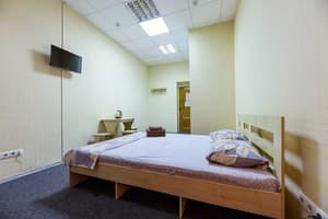 Возле Бессарабки на ул. Кропивницкого 7